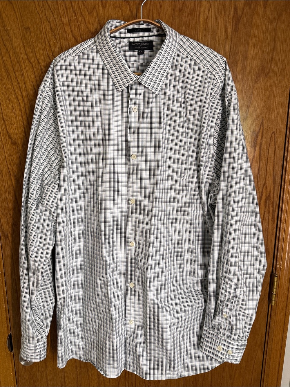 Banana Republic Men's Wrinkle-Resistant Dress Shirt - Green Check (Athletic Fit)